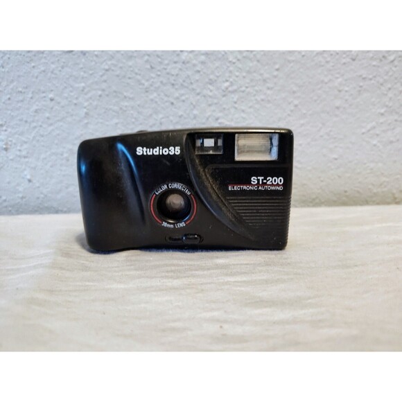 Studio 35 ST-200 Point & Shoot Reusable Camera w/Flash Black For Parts No Test - Picture 2 of 16